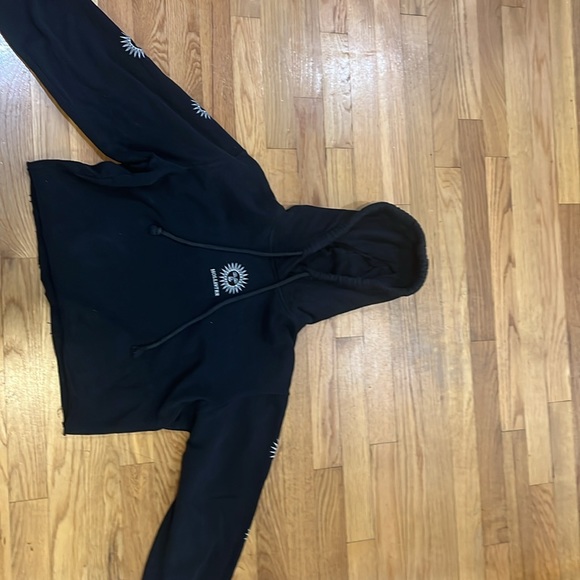 Hollister sweatshirt fairly new size extra small - Picture 2 of 3